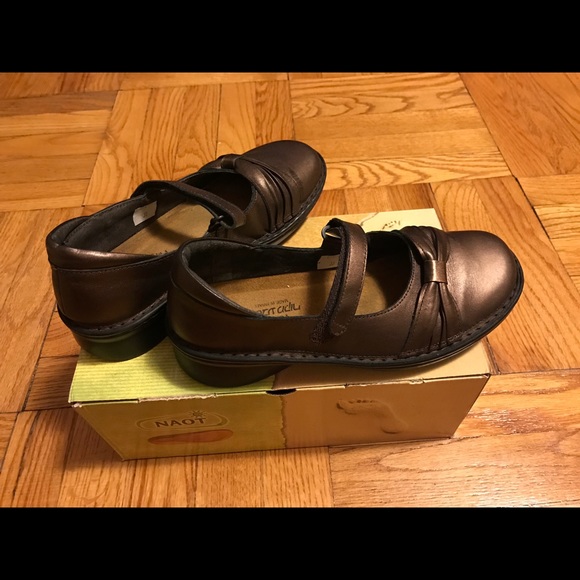 Naot Burnt Copper Mary Janes. Size 38 (7.5 US) - Picture 3 of 5